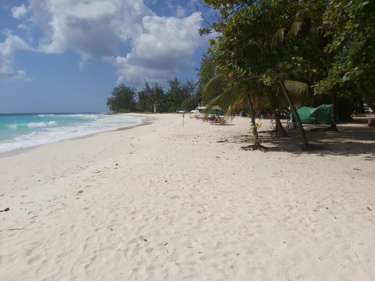 Ocean View Apartments Bridgetown Bagian luar foto