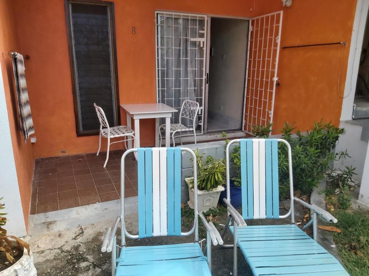 Ocean View Apartments Bridgetown Bagian luar foto
