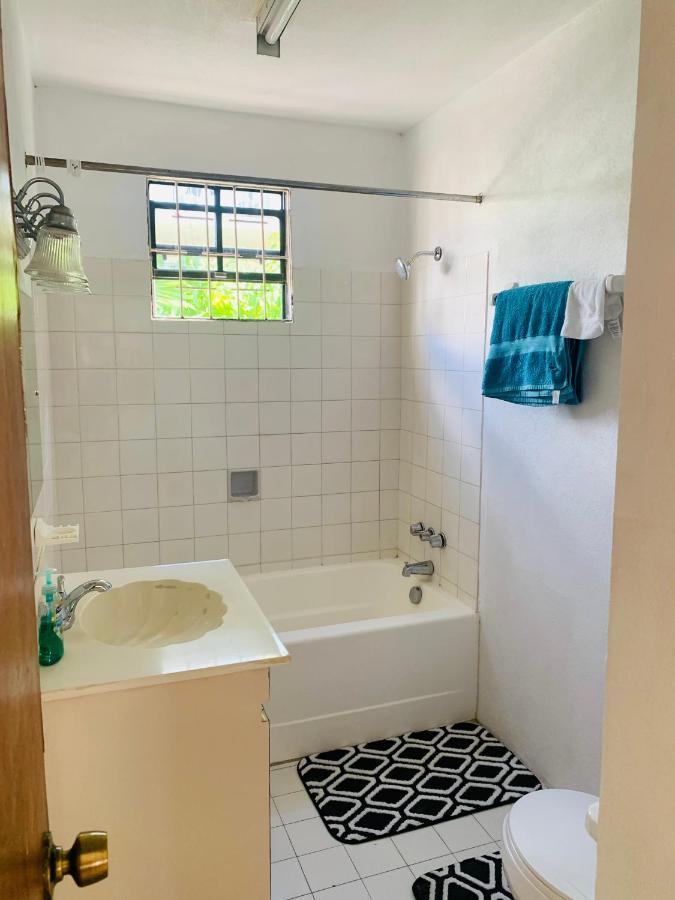 Ocean View Apartments Bridgetown Bagian luar foto