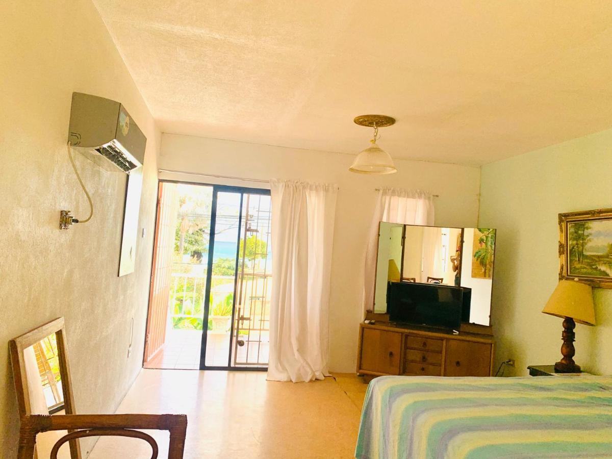 Ocean View Apartments Bridgetown Bagian luar foto