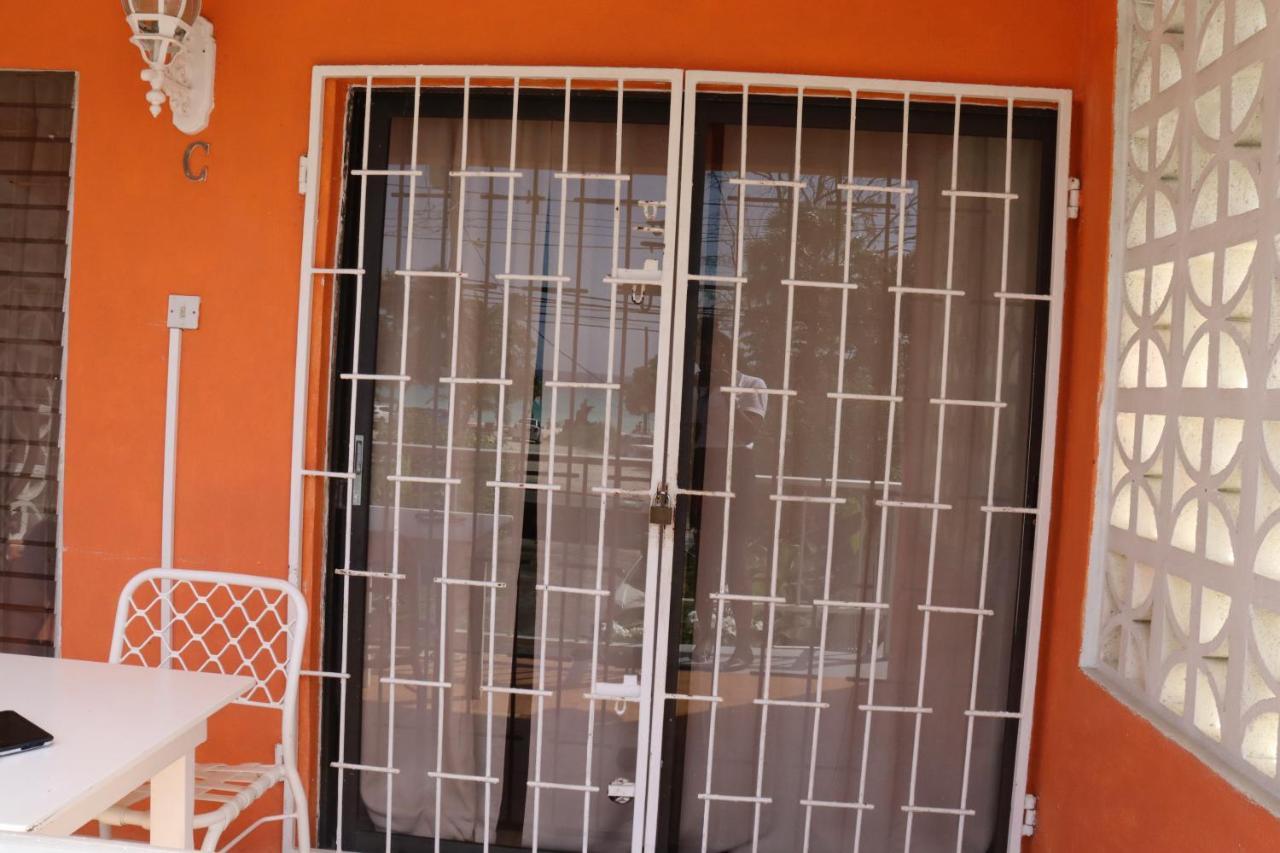 Ocean View Apartments Bridgetown Bagian luar foto