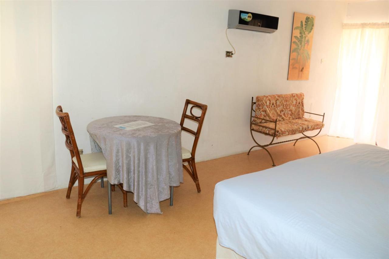 Ocean View Apartments Bridgetown Bagian luar foto