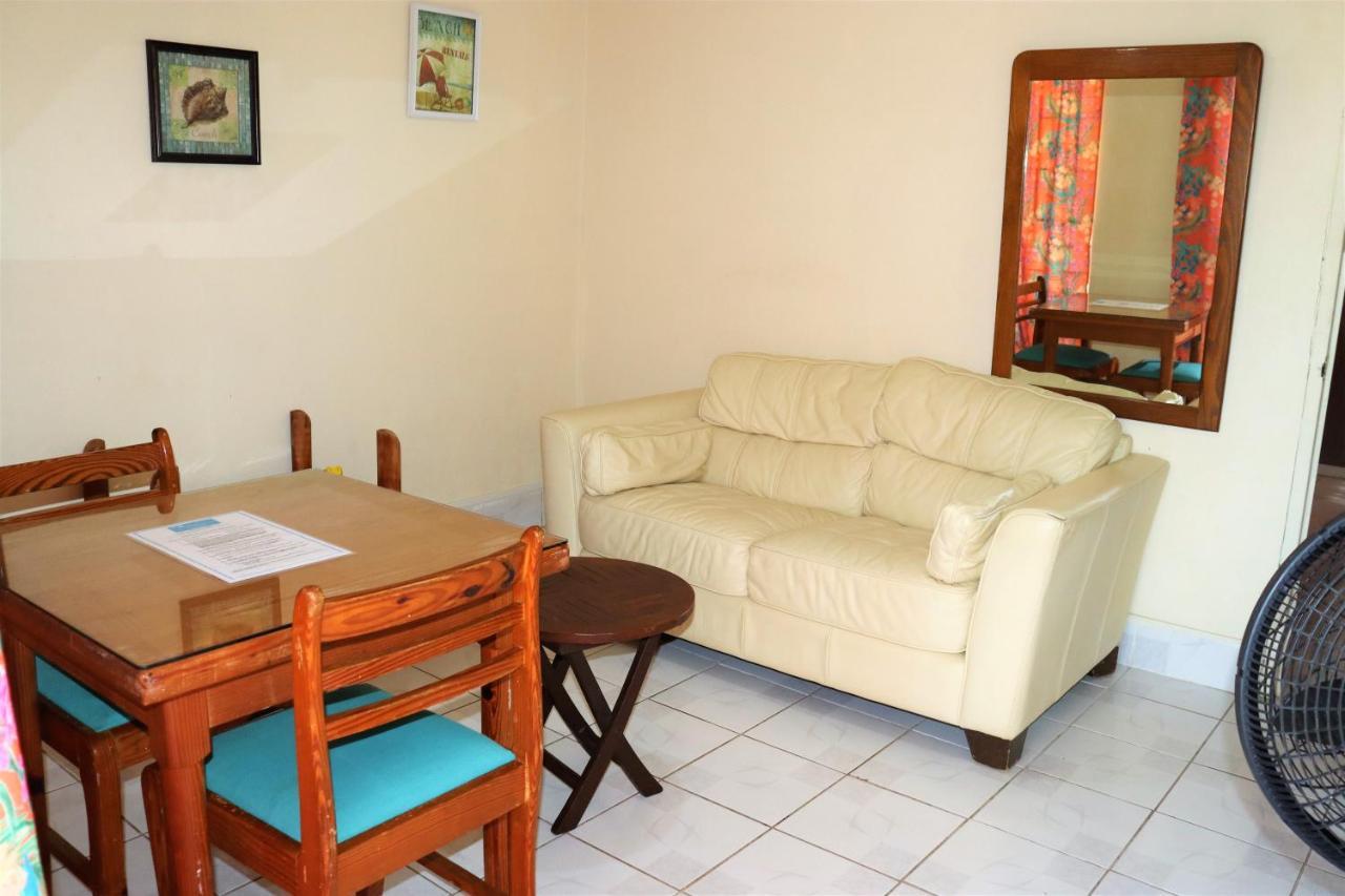 Ocean View Apartments Bridgetown Bagian luar foto