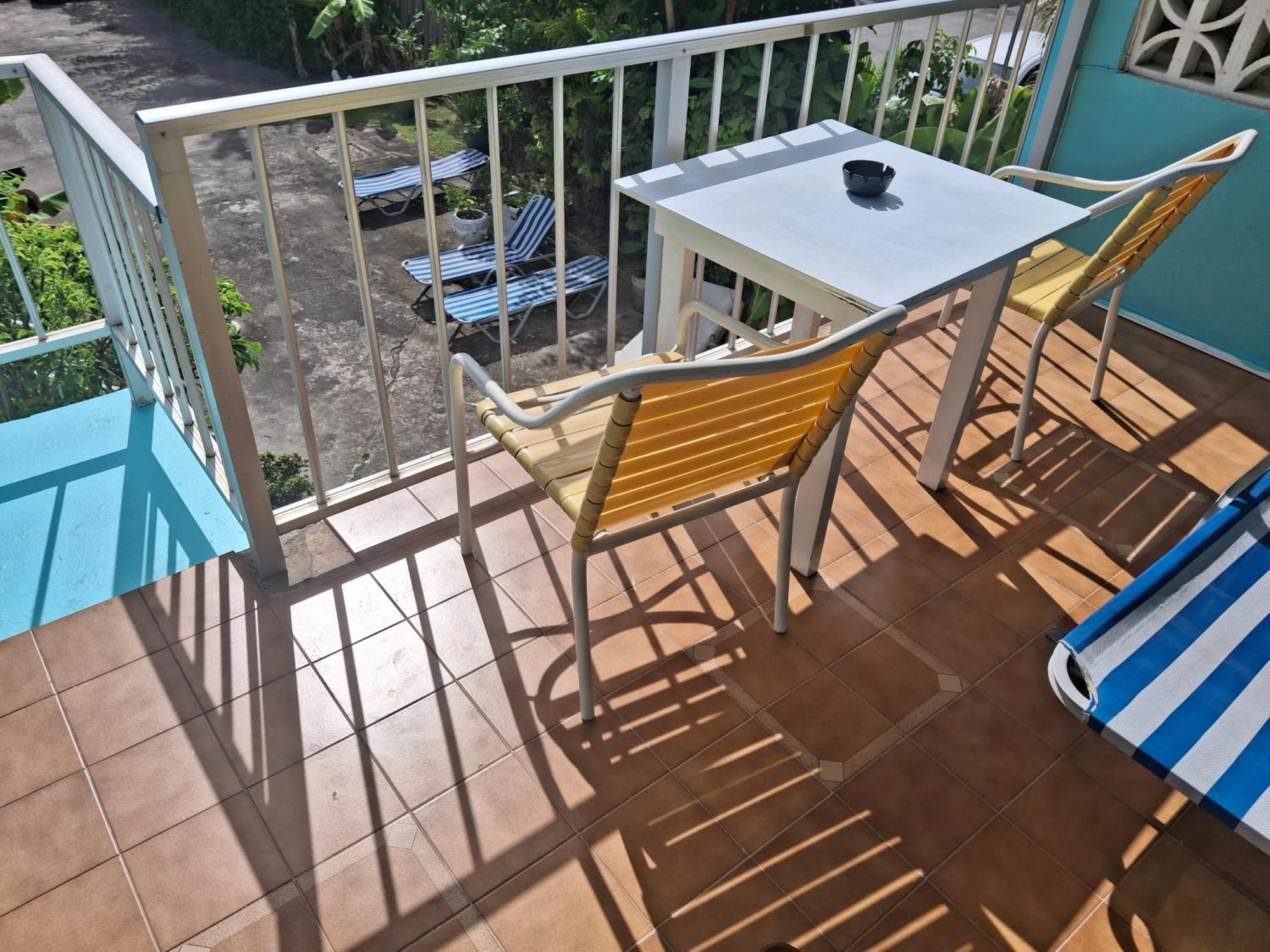Ocean View Apartments Bridgetown Bagian luar foto