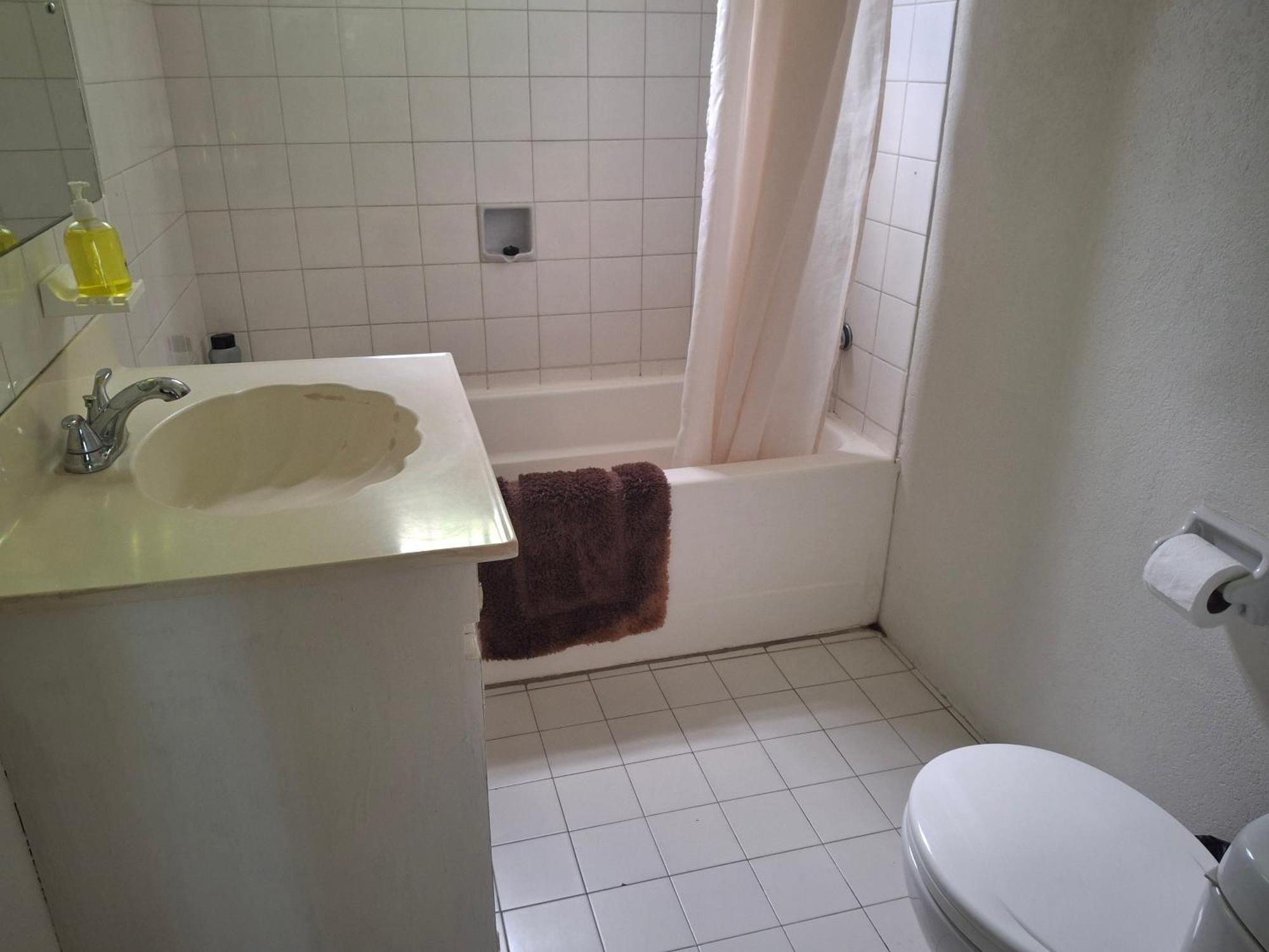 Ocean View Apartments Bridgetown Bagian luar foto