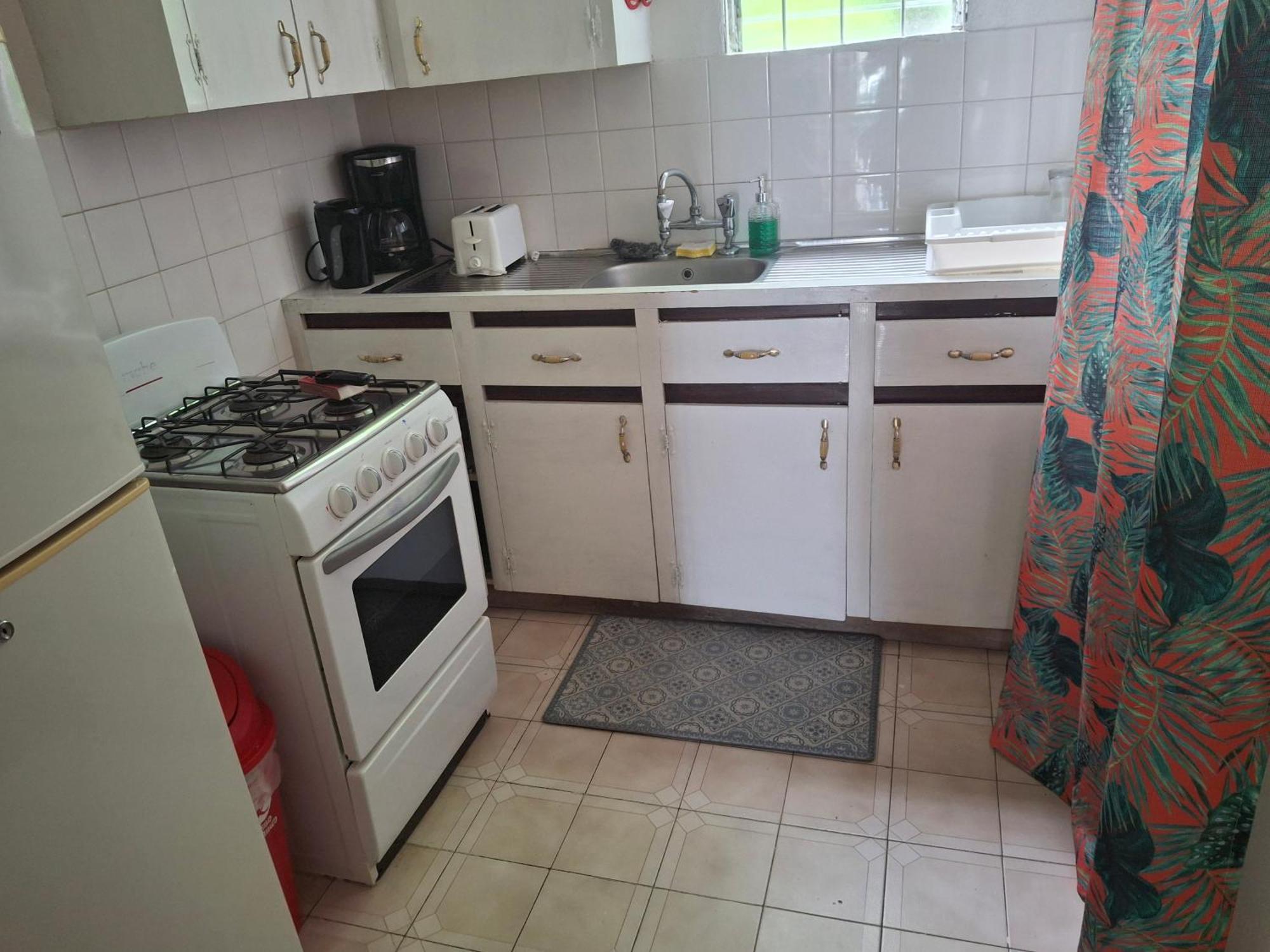 Ocean View Apartments Bridgetown Bagian luar foto